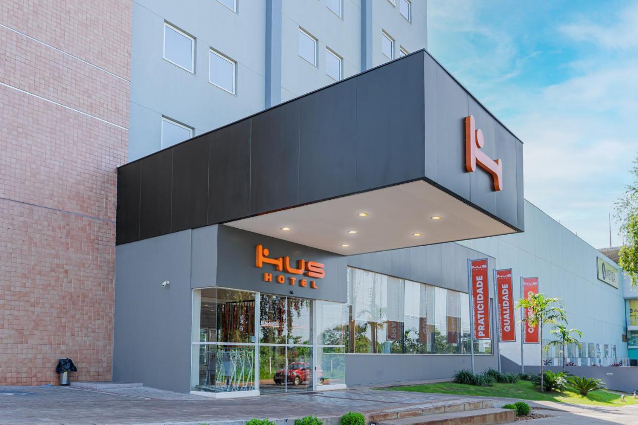 Hus Hotel Dourados Exteriör bild