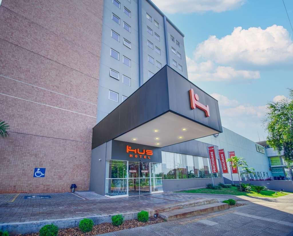 Hus Hotel Dourados Exteriör bild